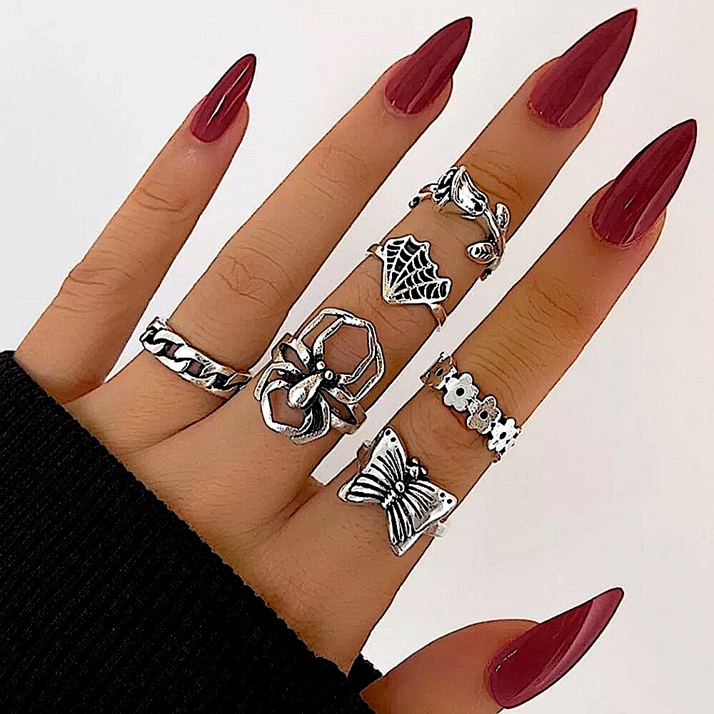 Silver spider ring set🕷🕸